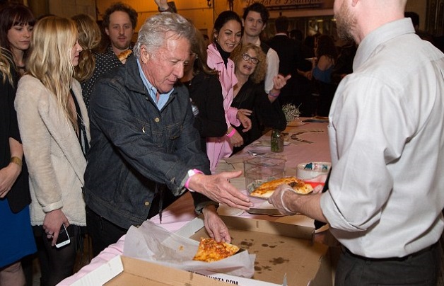 Zitat über Pizza geschrieben von Dustin Hoffman Zitat über Pizza geschrieben von Dustin Hoffman