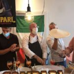 Pizza-Akrobatik zur Musik im Hause PUMA