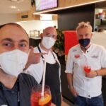 Pizza-Akrobatik zur Musik im Hause PUMA