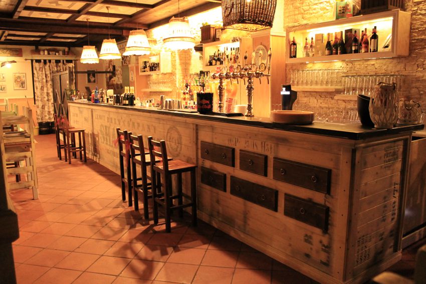 Arredamento pizzeria in stile country-chic Arredamento pizzeria in stile country-chic