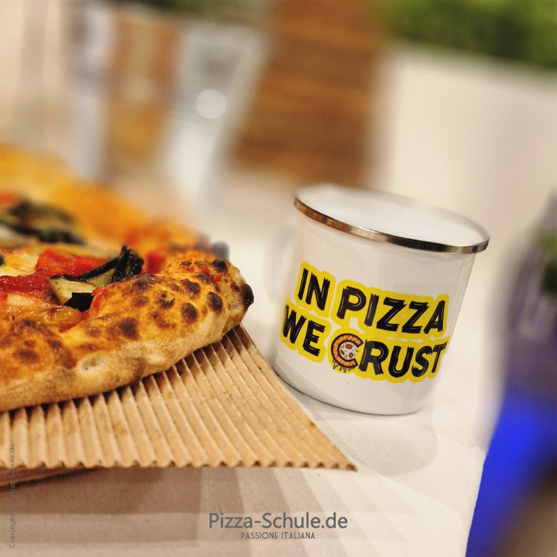 Pizza Tasse In Pizza we Crust